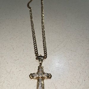 Hello I’m selling my gold and diamond cubin link Cain REALLLLL